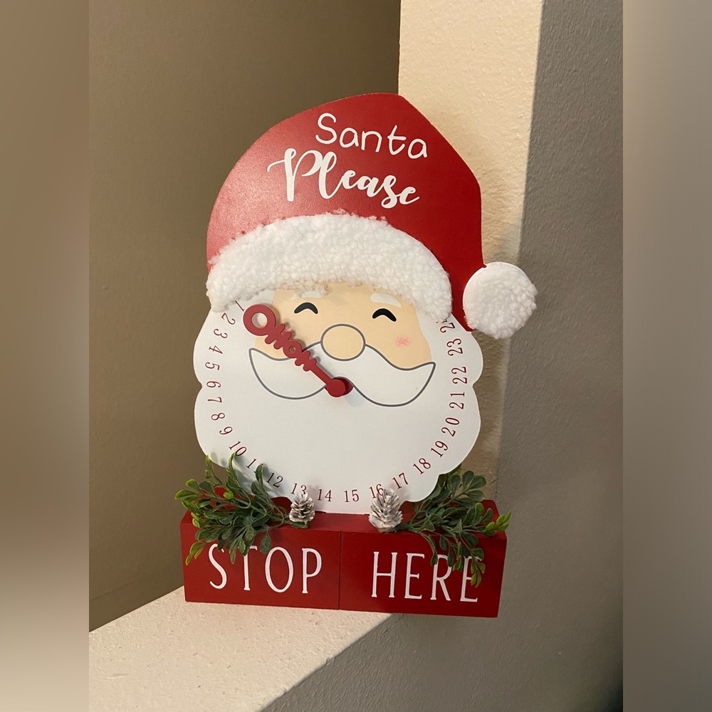Santa Claus  Countdown to Christmas.Manually Move Hands Each Day of December.New